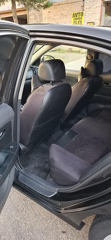 mercedes satisi: Hyundai Elantra, qara rəng, sedan gövdə. Texniki xüsusiyyətlər: - — 9