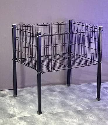 Metal səbət stend / mağaza üçün ekspozisiya rəfi. Məhsul müxtəlif