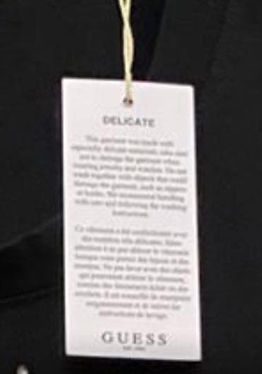 guess: GUESS qısaqol qadın T‑şortu - Rəng: qara - Ön hissə: qızılı-bürünc — 4