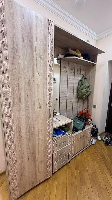 İşlənmiş, 1 qapı, Güzgülü, Qəhvəyi, Digər material, Kupe, Düz dolab