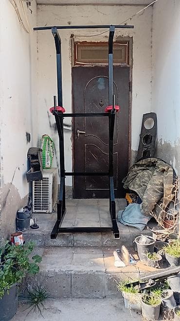 CD, DVD диски и кассеты: Turnik brus birlikde yaxsi veziyyetde tecili satilir endirim olunacaq — 3