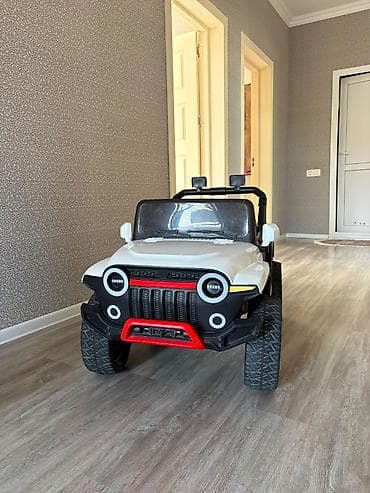 wrangler jeep: Uşaq üçün elektrikli off-road jeep tipli maşın - Korpus: ağ-qara — 3