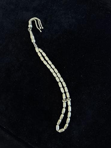 Gümüş təsbeh - Material: gümüş rəngli metal ərinti - Forma