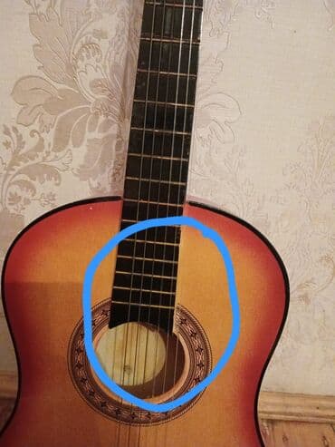 Gitaralar: Klassik akustik gitara - Korpus: tam ölçülü klassik gövdə, gün batımı — 2