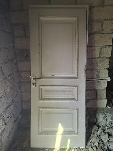 Ağ rəngli klassik dizaynlı iç məkan qapısı - Material: ağac/MDFlam lalafo.az -da Ağ rəngli klassik dizaynlı iç məkan qapısı - Material: ağac/MDFlam