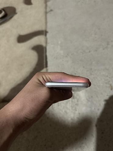 azercell data kart modem: IPhone SE 2020, 64 GB — 6