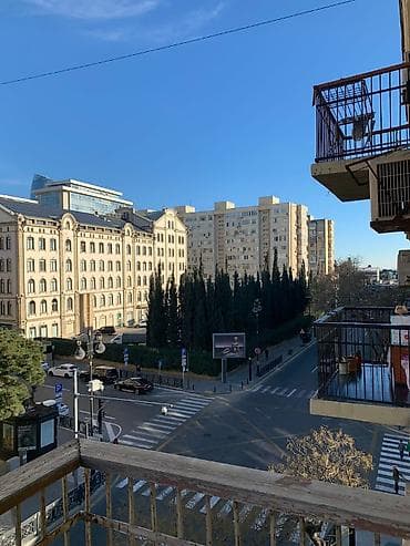 Гаражи: 28 may m yaxınlıgında Nizami küç. Azalın binasında 4/3, 2 otaglı — 10