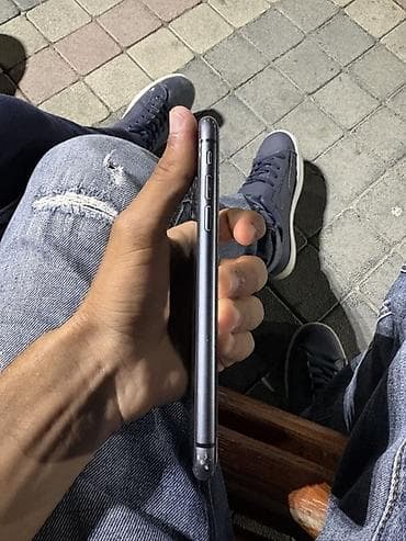 iphone 16 e4: IPhone 11, 128 GB, Qara, Face ID — 4