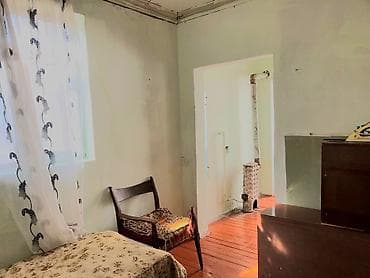 200 azn kiraye ev: Ev 2 ci alatava xaliq faiqoğlu qarajının yaxınlığında yerləşir.Ev — 5