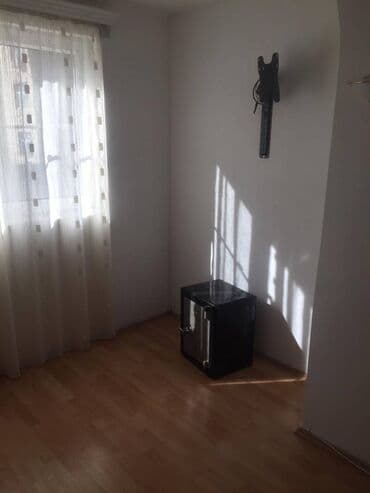 ramanı evlər: Yasamal r-da, 158 N-li məktəbin və «Uç Taс» (Три Корона) yaxınlıqda — 16