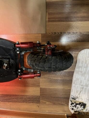 İşlənmiş Elektrik samokat 10", 501 - 750 Vt, 36 - 45 km/s, Ödənişli çatdırılma — 2