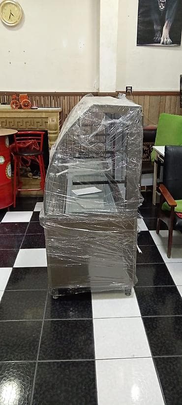 karton qutu alışı: Soyuducu vitrini – şüşə ön panel və üst vitrin sahəsi, alt hissədə — 2