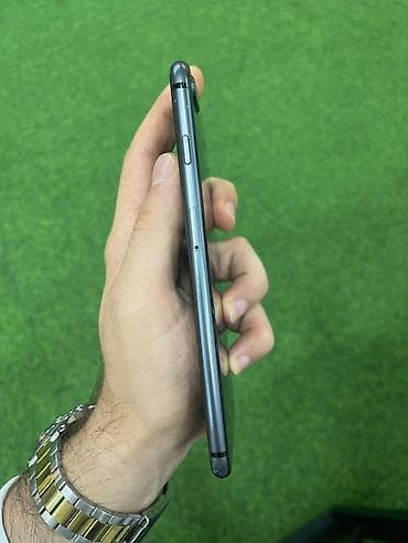 playsation 4: IPhone 8 Plus, 64 GB, Space Gray, Barmaq izi, Simsiz şarj — 3