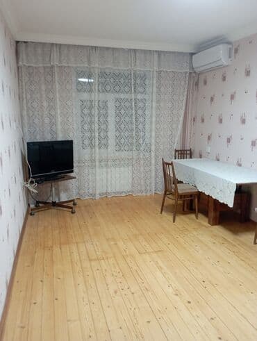 Гаражи: Mənzil – 2 otaqlı, tam mebellidir. - Geniş zal: künc divan, TV stendi — 1