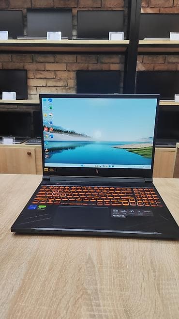 ​💻 Acer Nitro V16 ​📝 Model: Acer Nitro V16 ​🧠 Prosessor (CPU): Intel