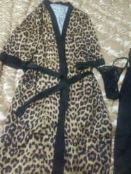 Dəstlər, kostyumlar: Qadın gecə dəsti - 3 hissədən ibarət: leopard naxışlı xalat — 3