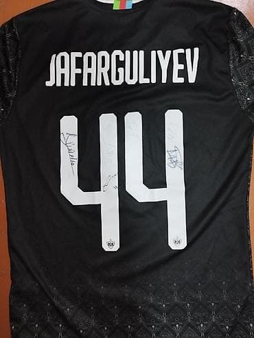 Футболки: Məhsul: Futbol forması – “Qarabağ FK” (qara rəng) Təsvir: - Arxa — 1