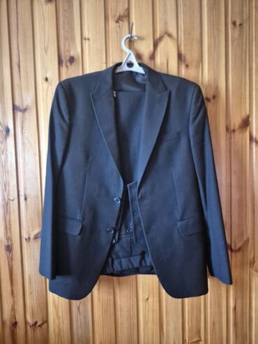 i̇dman qadın ətəkləri: Qara payetli qadın paltarı + bej rəngli kapüşonlu yağmurluq + kişi — 4