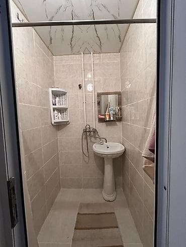 ipateka evler: Ev Yeni-Gəncə, Notariusun yanindadir. Sənədləri qaydasinda,ipotekaya — 9