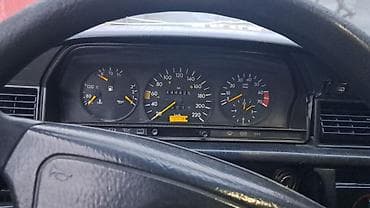 mersedes 213: Mercedes-Benz 190 (W201): 2 l | 1992 il Sedan — 8