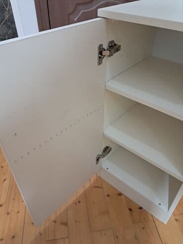 столик для кровати: Тумбы — 10