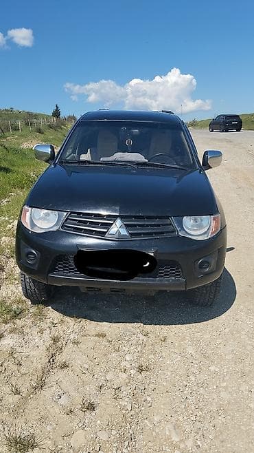 Mitsubishi Pikap: 2.4 l | 2012 il 308377 km Pikap