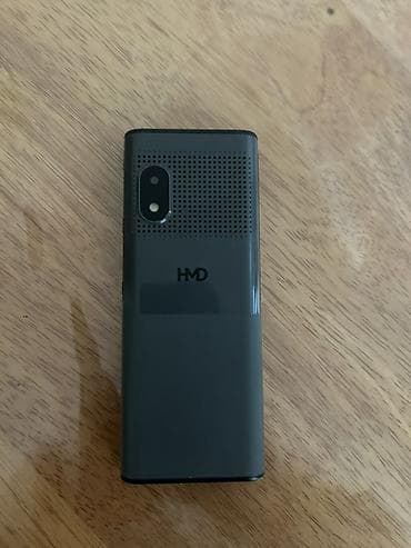 HMD düyməli mobil telefon - Klassik bar tipli korpus, qara rəng - — 2