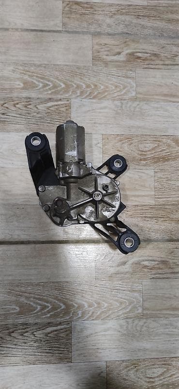 bmw e36 bufer: Opel Astra H arxa şüşə silən matoru Universalın üzərindən çıxarılıb — 2