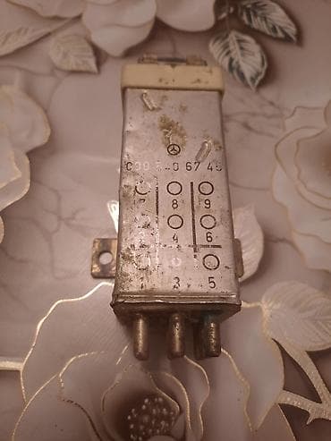 masın: 1) Elektron rele/vaxt rele-si 30 manat 2) Arxa amortizator cütü - — 2