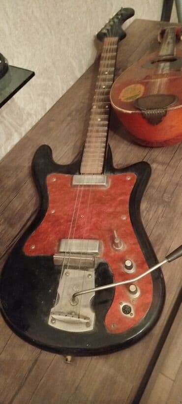 ikinci el gitarlar: Электро-гитара — 2