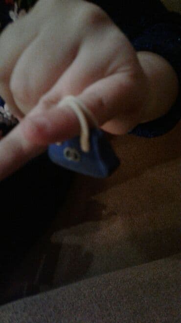 yuxuda qizil sirqa gormek: Shekilleri cevirin Ushaqlar ucun saça taxan broshka kimide olur tezedi — 3