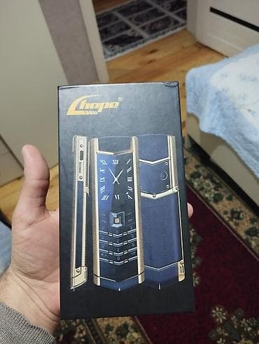 plesteyşin 2: Chope düyməli mobil telefon - Klassik düyməli dizayn, lüks metal — 1