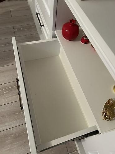 qranit pol: Düz TV altlığı, Polkalı — 3