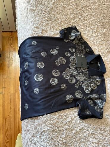 Köynəklər: Yeni alinib razmer balaca oldu deye satilir — 1