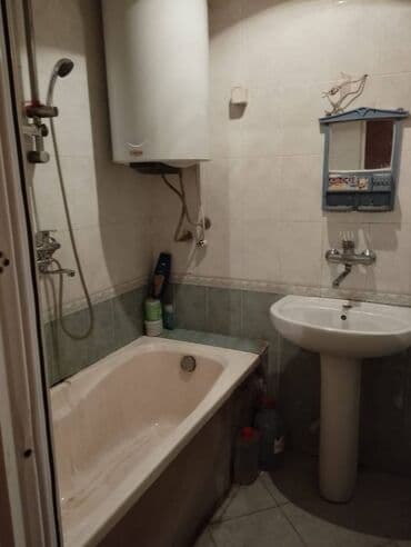 9 ci mikrorayon satilan evler: Bakı, 9-cu mikrorayon, 2 otaqlı, Köhnə tikili, m. Avtovağzal, 59 kv. m — 4