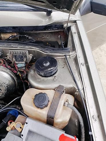 Motonəqliyyat: Lada Samara Sedan - Kuzov: 4 qapılı sedan, “bej/qəhvəyi” rəngli, qara — 10