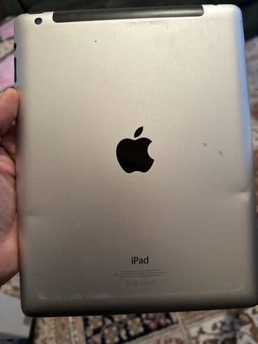 ipad 9 ikinci el: Tam işlək ipad 4 . Sağ yuxarı küncündə sınıq var. İşləməyinə problem — 4