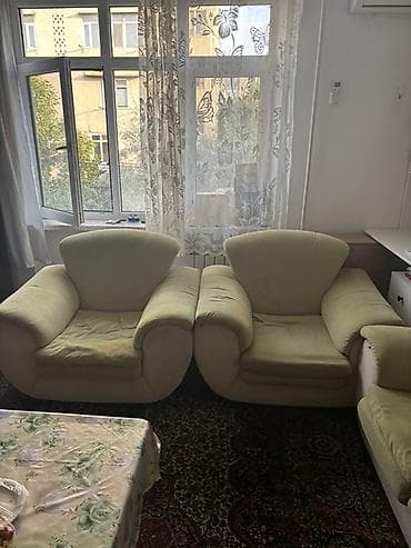 divan desti: Yumşaq mebel dəsti – 1 ədəd geniş divan və 2 ədəd kreslo - Rəng: açıq — 1