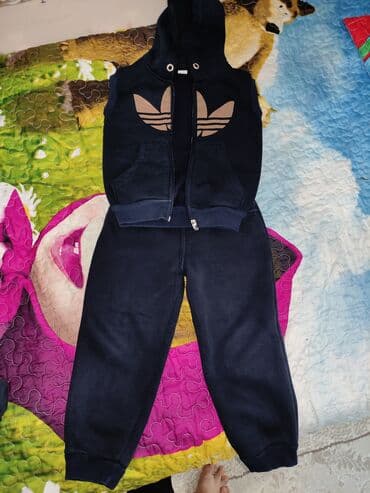 3 duymə koynək: Uwaq paltarl her biri 3 manat 3.4 .5yawa — 2