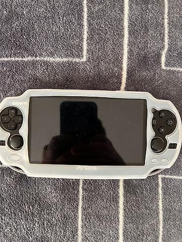 oyun notebookları: PSP Vita Hec problemi yoxdur 8 gb yaddaş 1000 Oyunlar var kabro — 6