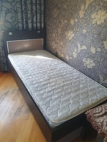 masa ve stul: Oğlan və qız üçün, İşlənmiş, Təknəfərlik çarpayı, Yazı masası, Dolab, Komod — 4