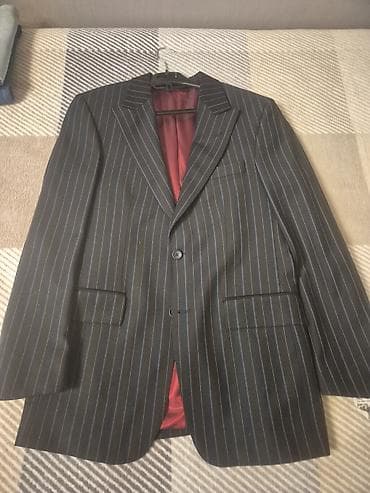 Klassik pencəy – tünd boz/qaraya yaxın rəngdə, incə açıq-boz şaquli