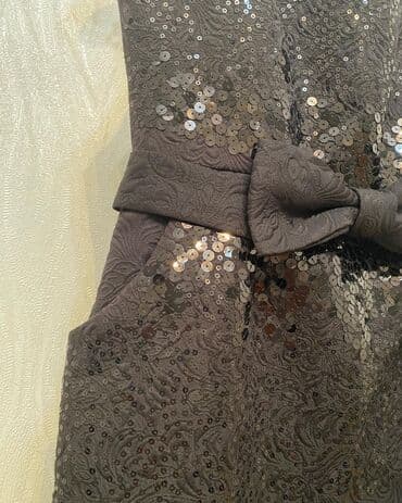 сони на прокат: Red Valentino brendine mexsusdur. İdeal vəziyyətdədir — 2