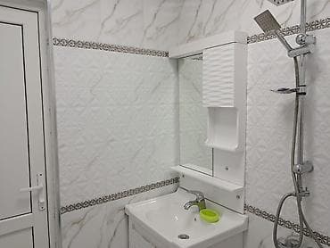 bakida ev kirayesi: Tam mebelli və texnikalı mənzil interyeri - Geniş, işıqlı zal: qonaq — 6