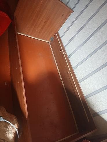 Кровати: Б/у, Односпальная кровать — 1