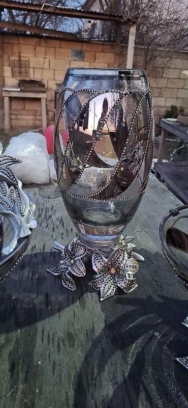 Süni güllər: Bir vaza — 1