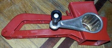 саженцы орехов: Терка предназначена для измельчения в небольших количествах пищевых — 1