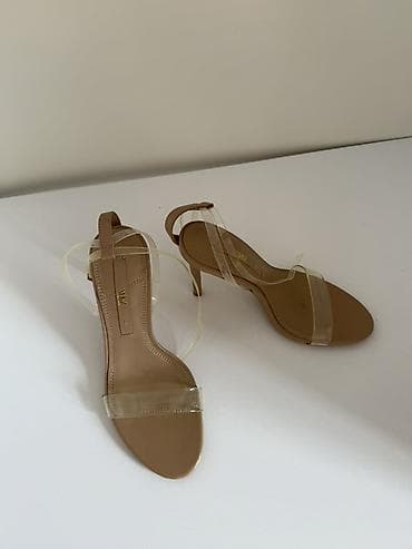 zara ayaqqabı: - Məhsul: Qadın dabanlı sandal - Brend: ZARA (iç tabanda loqo görünür) — 2