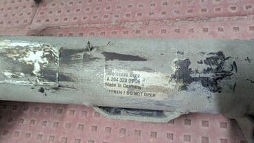 s class yan guzgu: W204 orginal amortizator 1 ədəd orginal 1 ədəd Sachs firmasının — 2