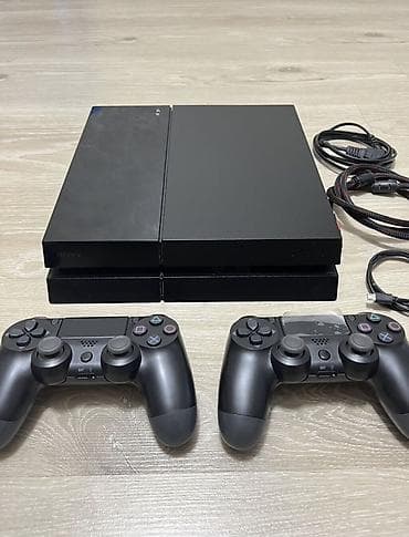 playstation oyun: Ps4 Fat proşifkasız model. Yaddaş: 500gb İçində 10 oyun var: Gta 5 — 2